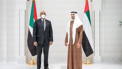 محمد بن زايد خلال استقباله رئيس مجلس السيادة الإنتقالي - أرشيفية