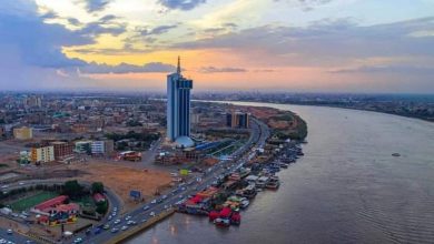 برج الإتصالات