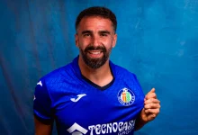 داني كارفاخال بقميص نادي خيتافي الإسباني بعد انتقاله من ريال مدريد، في صورة تعكس بداية مرحلة جديدة في مسيرة المدافع الإسباني بالدوري الإسباني لكرة القدم.