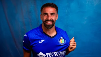 داني كارفاخال بقميص نادي خيتافي الإسباني بعد انتقاله من ريال مدريد، في صورة تعكس بداية مرحلة جديدة في مسيرة المدافع الإسباني بالدوري الإسباني لكرة القدم.