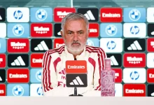 جوزيه مورينيو يتحدث خلال المؤتمر الصحفي قبل مواجهة الكلاسيكو بين ريال مدريد وبرشلونة في الدوري الإسباني لكرة القدم، وسط ترقب جماهيري للمباراة المرتقبة.