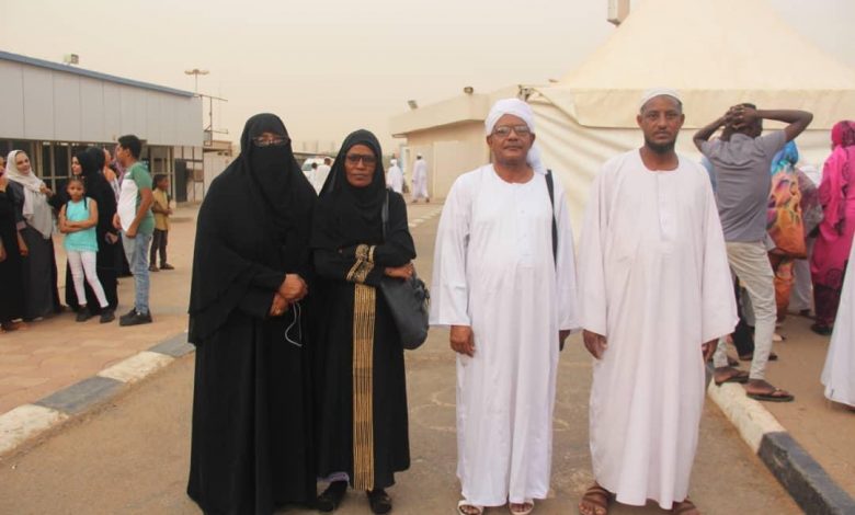 الحجاج السودانيين المبعوثين من مؤسسة زايد الخيرية