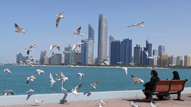 الإمارات الأولى عربيا في مؤشر السعادة العالمي 