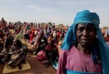 المدنيون السودانيون يكافحون وسط تصاعد العنف والغارات الجوية
