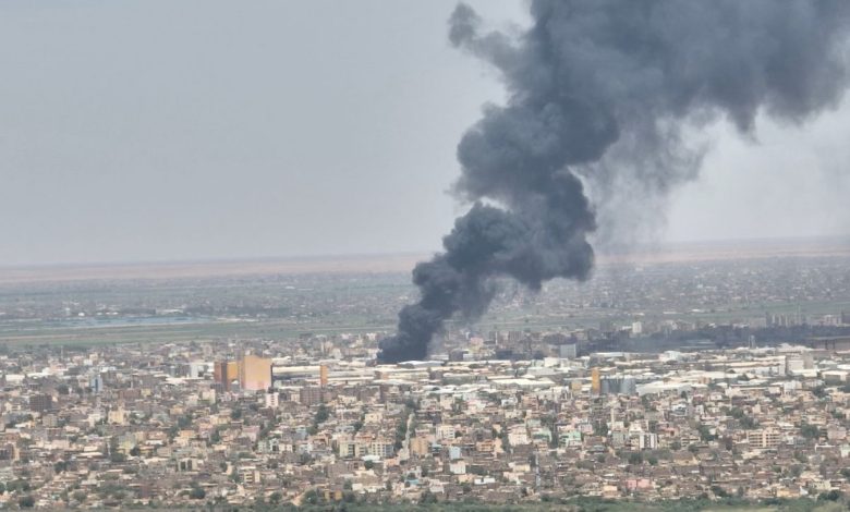 تمديد إغلاق المجال الجوي السوداني وسط تصاعد حدة الصراع الداخلي