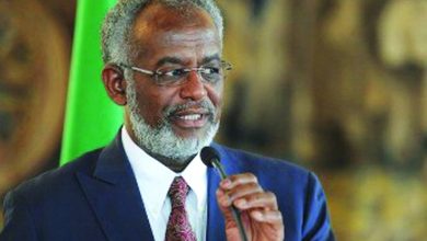 علي كرتي الأمين العام لـ«الحركة الإسلامية» في السودان (GETTY)