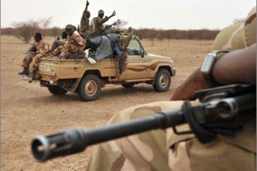 الجنود السودانيين الذين انسحبوا إلى تشاد