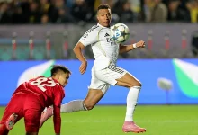 "كيليان مبابي يسجل هدفًا رائعًا فوق الحارس لريال مدريد ضد كايرات ألماتي."