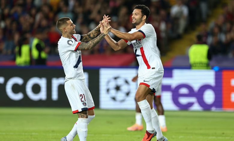 غونزالو راموس يحتفل بهدف باريس سان جيرمان أمام برشلونة بدوري الأبطال.