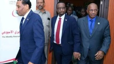 كامل إدريس والإعيسر