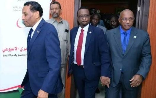 كامل إدريس والإعيسر