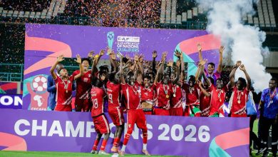 منتخب السودان تحت 20 سنة يحتفل بالتتويج بلقب بطولة سيكافا للشباب بعد الفوز على تنزانيا في المباراة النهائية ورفع كأس البطولة وسط فرحة اللاعبين والجهاز الفني